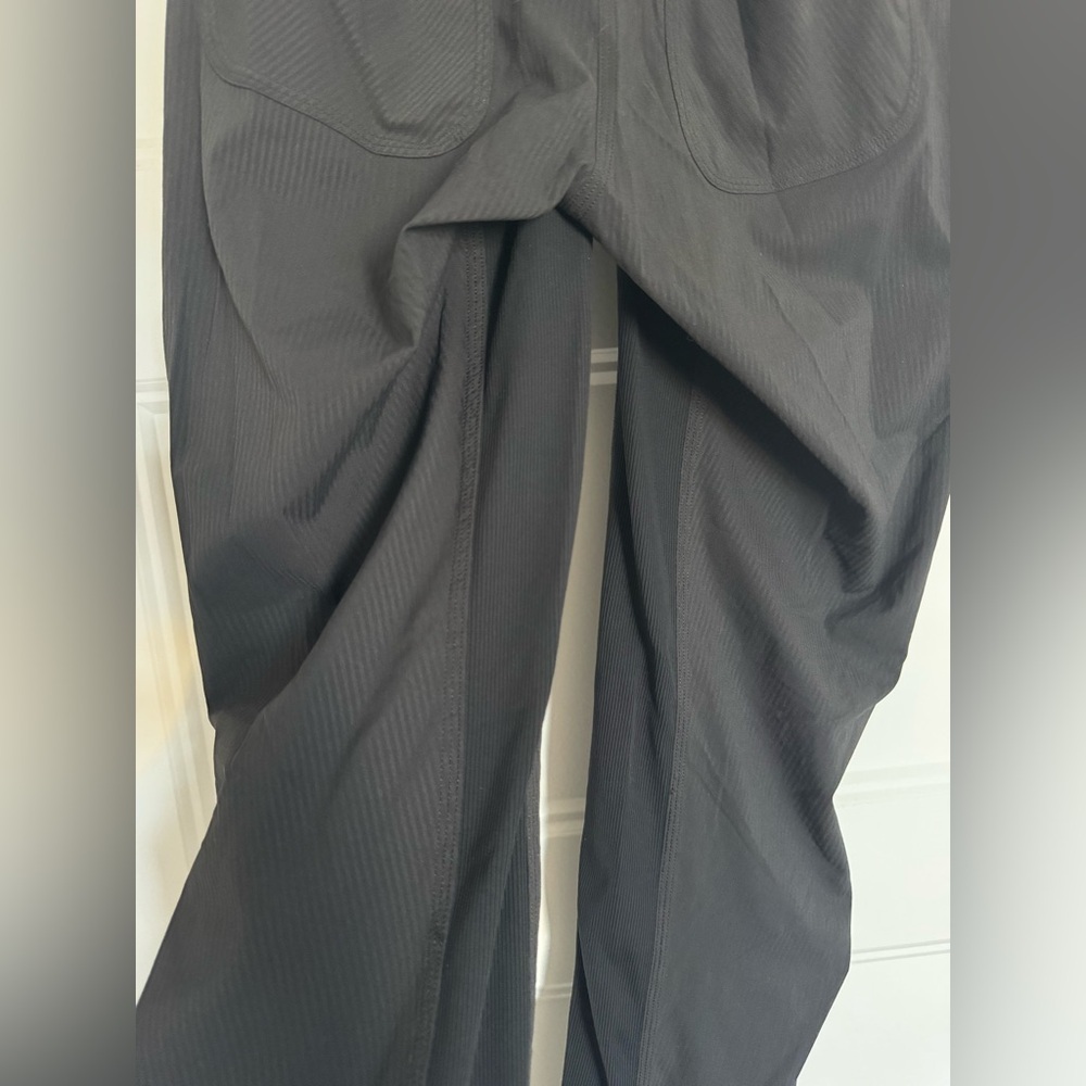 lululemon athletica - Street To Studio Pant II Black - Water-repellent - Size 2 - Picture 11 of 14